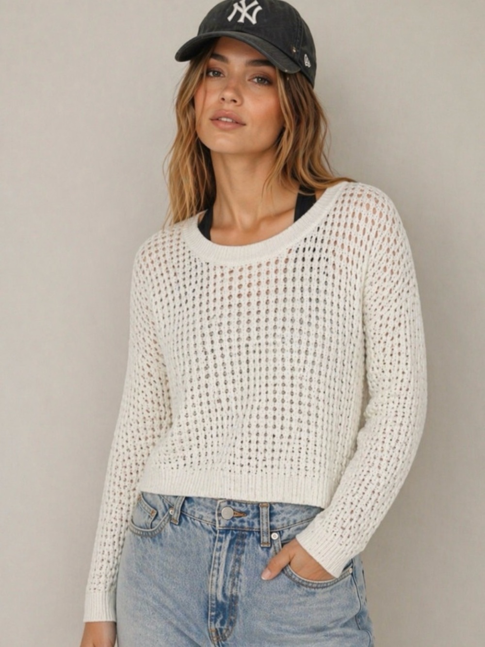 Calvin Klein white mesh knit sweater, crew neckline, women’s size XL. Never worn